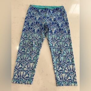 Lilly Pulitzer luxletic blue crop Weekender Leggings. “One of a kind” Large.